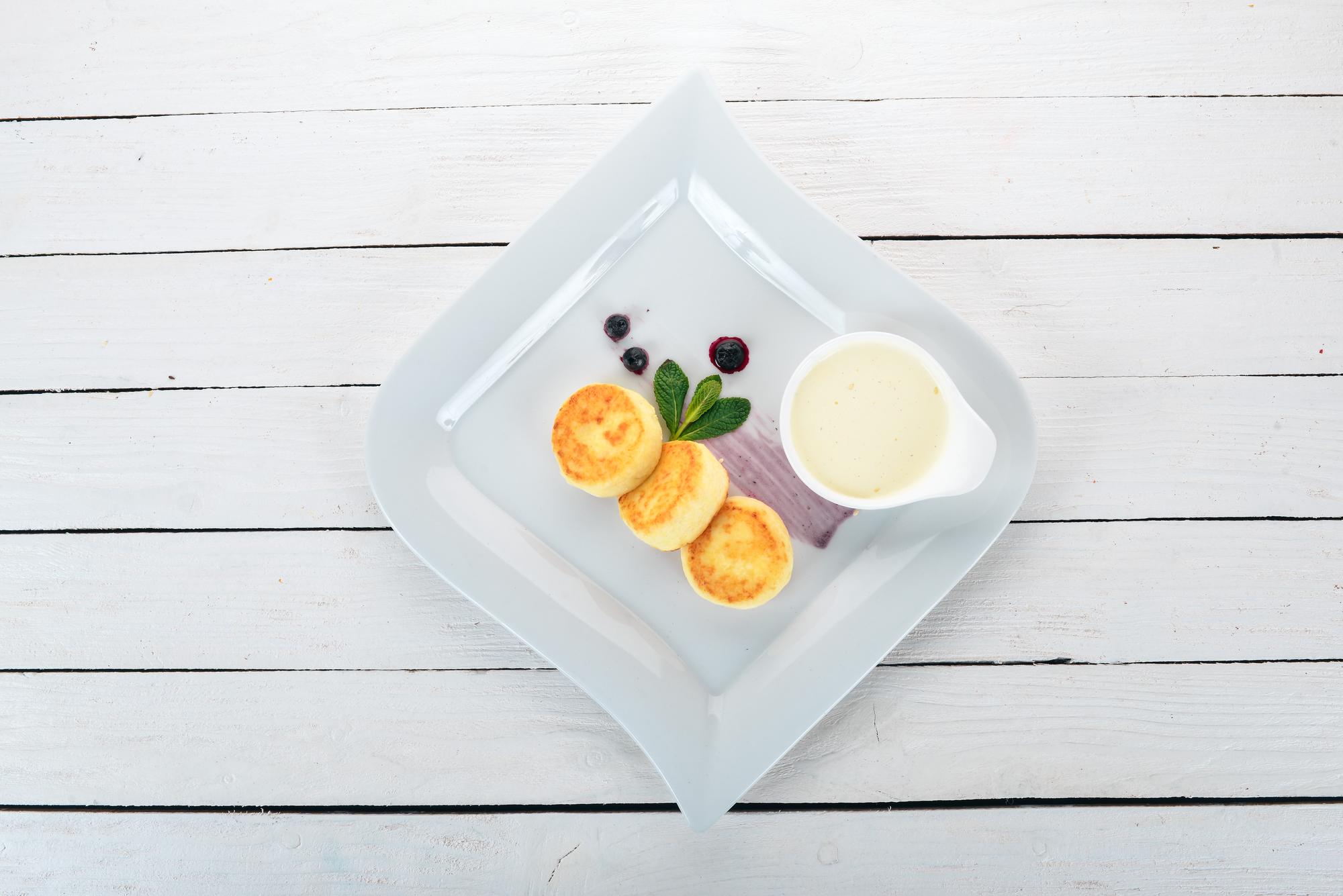 tray of plated breakfast menu